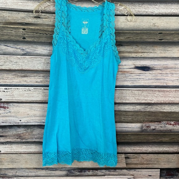 Mossimo Supply Co. Tops - MOSSIMO Lacey Detail Solid Layering Tank Top